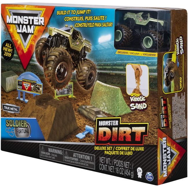 MONSTER JAM SET CAMIONETA SOLDIER FORTUNE CU NISIP KINETIC SI ACCESORII CU RAMPA VIV6053300