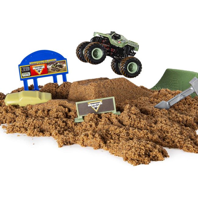 MONSTER JAM SET CAMIONETA SOLDIER FORTUNE CU NISIP KINETIC SI ACCESORII CU RAMPA VIV6053300