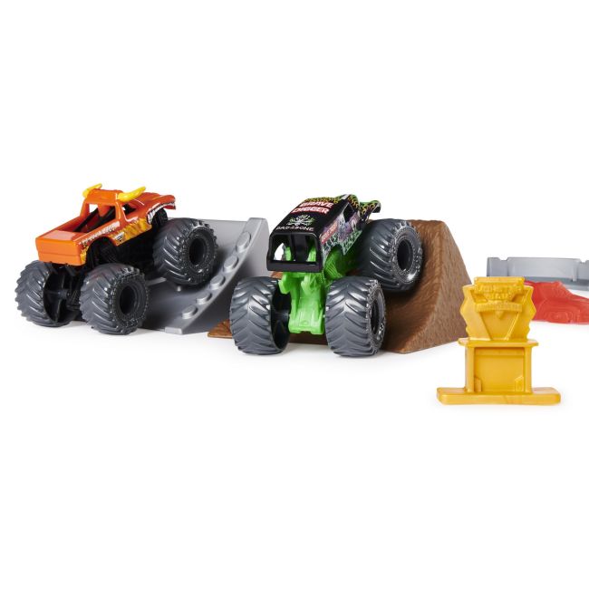 MONSTER JAM SET DE JOACA EL TORO LOCO SI GROPARUL VIV6058007