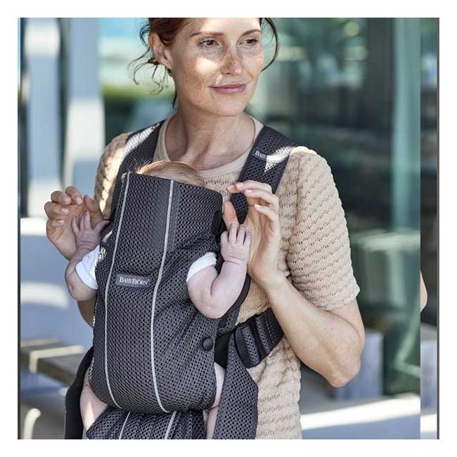 BabyBjorn - Marsupiu anatomic Mini, cu pozitii multiple de purtare – Anthracite, 3D Mesh BSAFE021013E1