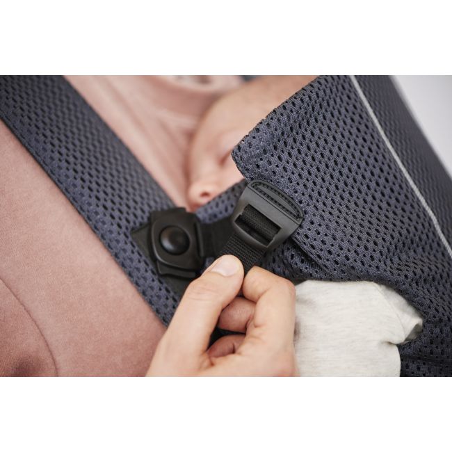 BabyBjorn - Marsupiu anatomic Mini, cu pozitii multiple de purtare – Anthracite, 3D Mesh BSAFE021013E1