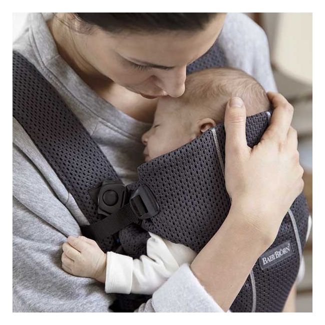 BabyBjorn - Marsupiu anatomic Mini, cu pozitii multiple de purtare – Anthracite, 3D Mesh BSAFE021013E1