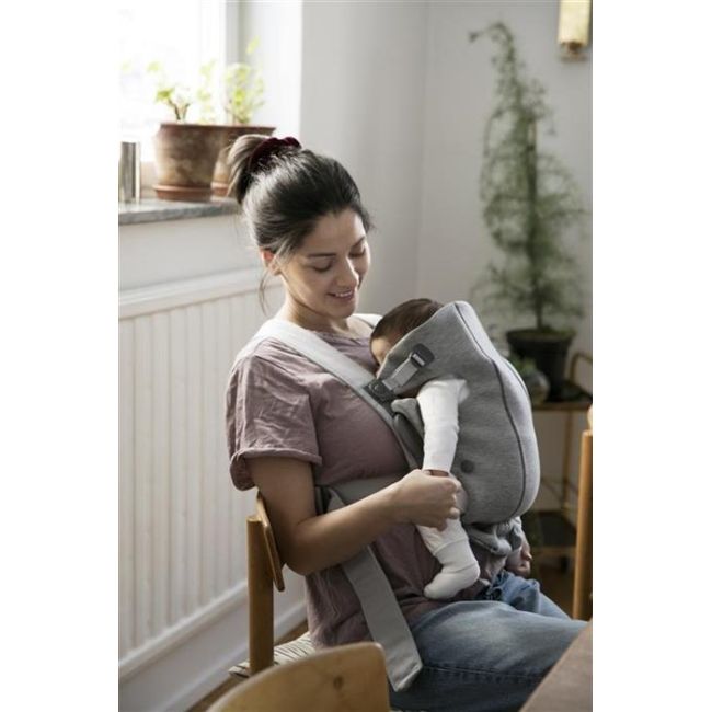 BabyBjorn - Marsupiu anatomic Mini, cu pozitii multiple de purtare – Light Grey, 3D Jersey BSAFE021072E1