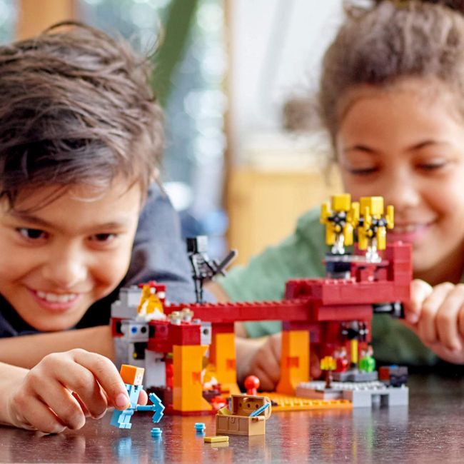LEGO MINECRAFT PODUL FLACARILOR  21154 VIVLEGO21154