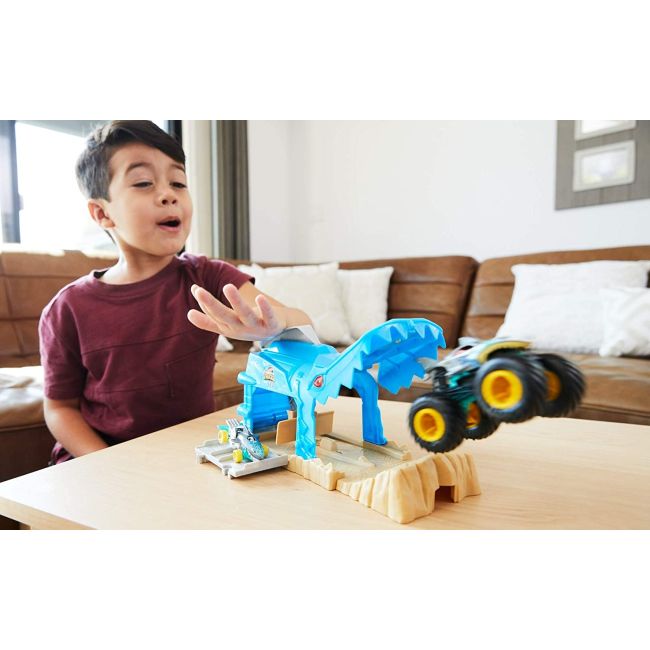 HOT WHEELS LANSATOR MONSTER TRUCK RECHINUL CU DOUA MASINUTE VIVMTGKY01_GKY03