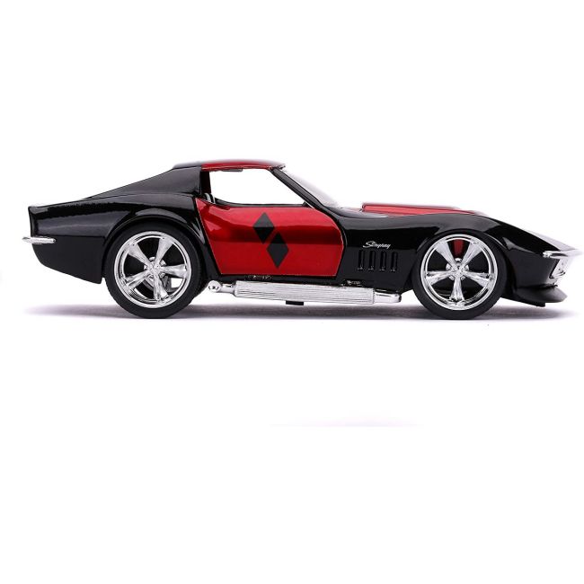 MASINA METALICA HARLEY QUINN 1969 CORVETTE STINGRAY SCARA 1 LA 32 VIV253252015