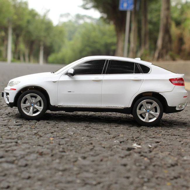 MASINA CU TELECOMANDA BMW X6 ALB CU SCARA 1 LA 24 VIVRas31700_Alb