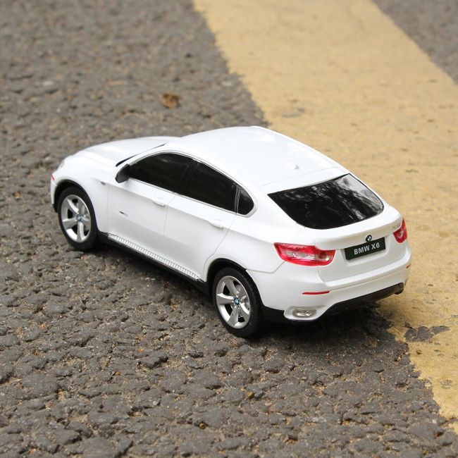 MASINA CU TELECOMANDA BMW X6 ALB CU SCARA 1 LA 24 VIVRas31700_Alb