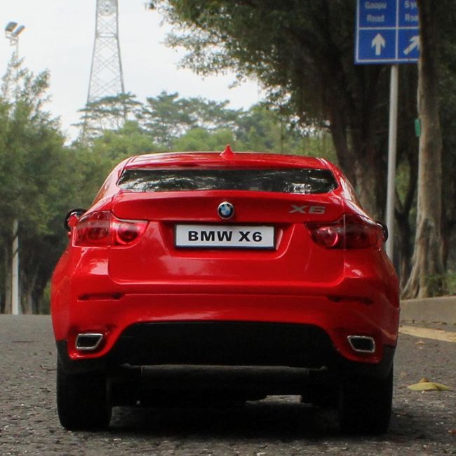 MASINA CU TELECOMANDA BMW X6 ROSU CU SCARA 1 LA 14 VIVRas31400_Rosu