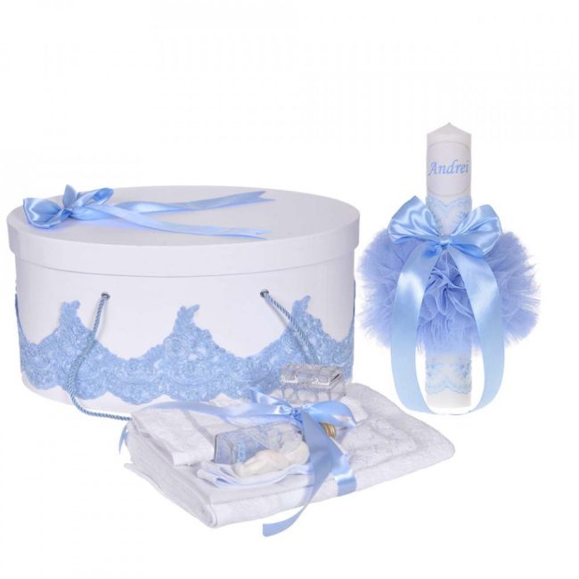 Set elegant trusou botez si cutie trusou cu lumanare personalizata cu nume Baiat, decor dantela Bleu Denikos® 940 NKO5369