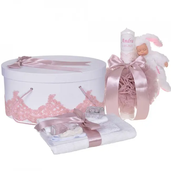 Set elegant trusou botez Fete, cutie trusou si lumanare personalizata cu nume cu decor dantela Roz si iepuras Denikos&reg; 947 - NKO5376