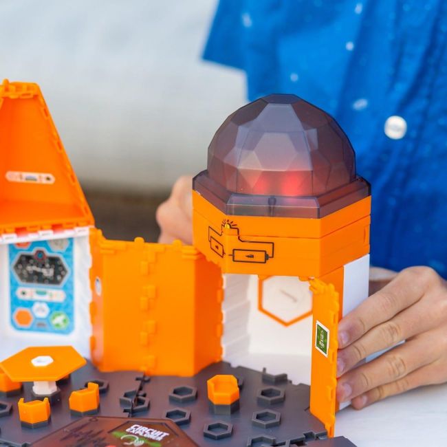Circuit explorer™ - statia spatiala deluxe