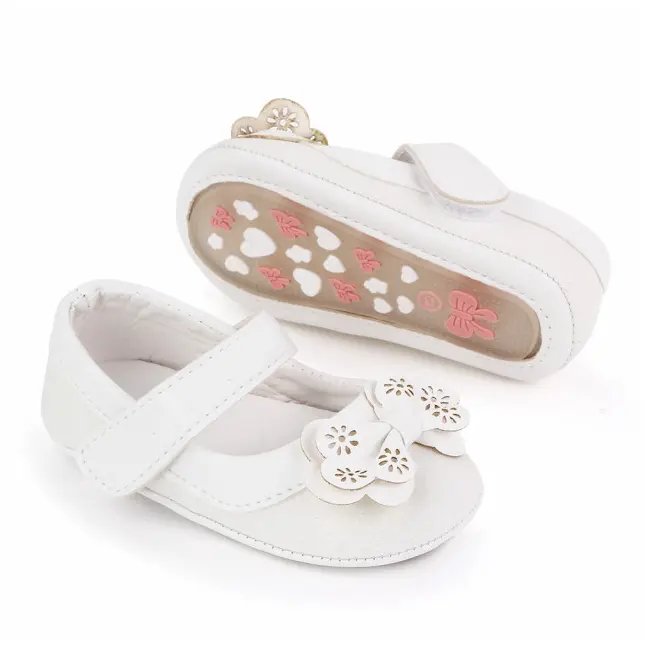 Pantofiori albi cu sclipici si fundita (Marime Disponibila: 6-9 luni (Marimea 19 incaltaminte)),MBD2490-2-p01