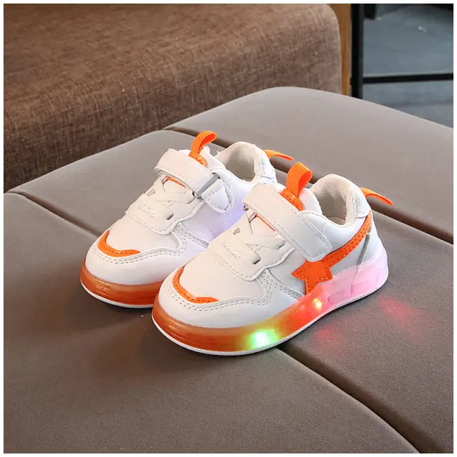 Adidasi albi cu stea portocalie si cu luminite MDNG32-3-p31.Marimea 22