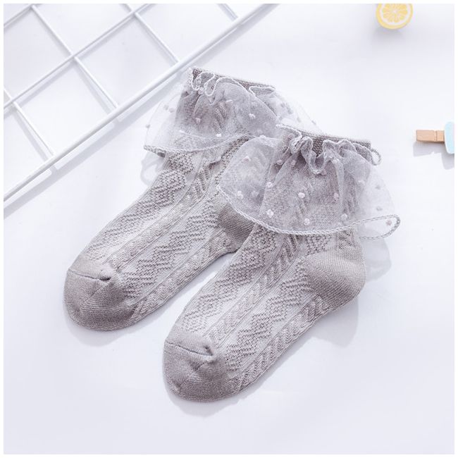 Sosetele cu model din tesatura si volanas din tulle MDSKK153