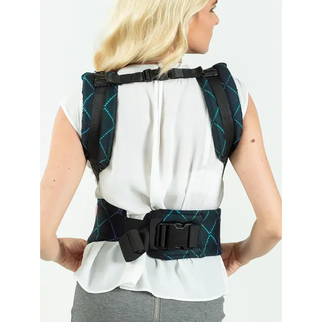 Isara quick full buckle diamonda play of lights