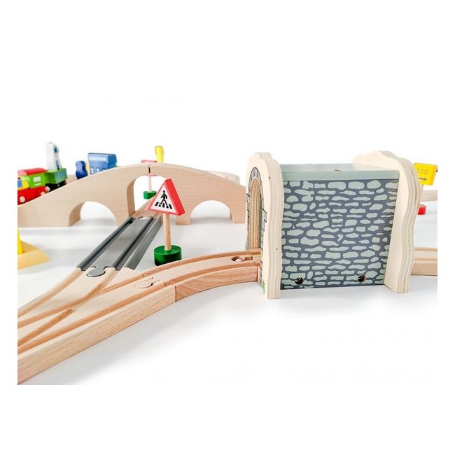 Jucarie cale ferata din lemn cu tren cu baterii ecotoys hm015147, 69 elemente, multicolor edeedihm015147