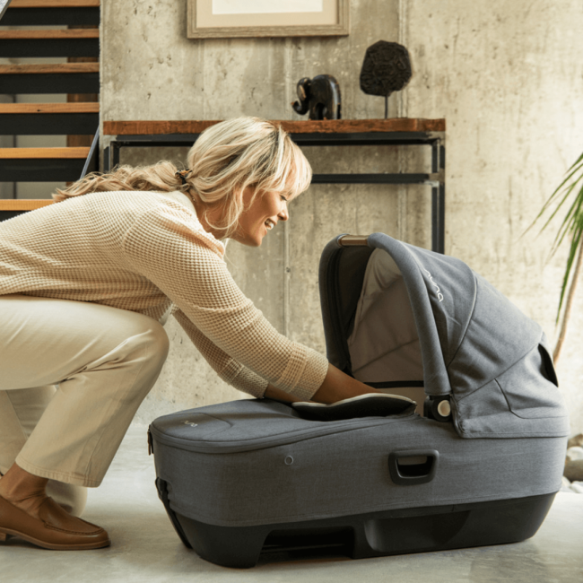 Nuna - Set Landou CARI next Caviar, 40-70 cm + Baza isofix BASE next i-Size pentru CARI next BBBCS15900CVRGLSET