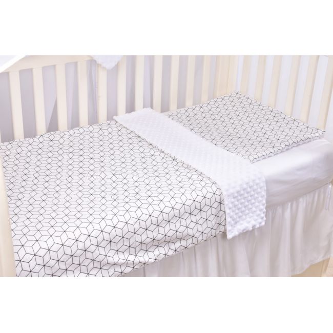 Lenjerie 3 piese model forme geometrice si plus minky alb PFCC4296