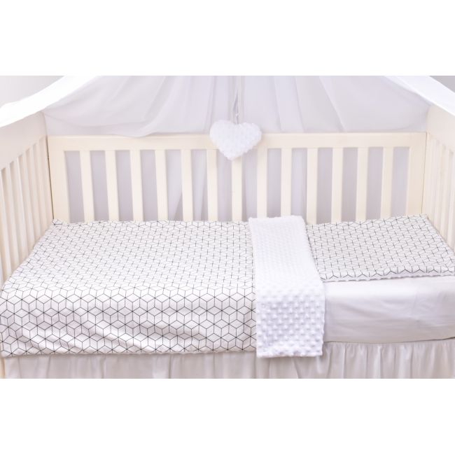 Lenjerie 3 piese model forme geometrice si plus minky alb PFCC4296