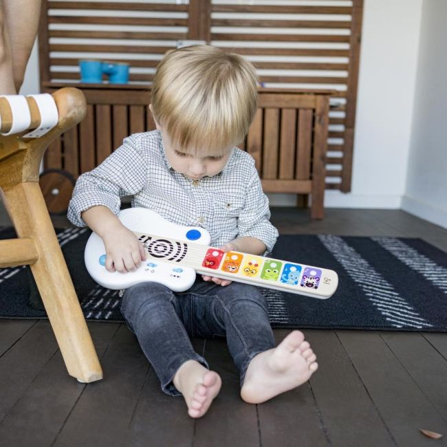 Baby Einstein - Jucarie muzicala Chitara cu animalute BBB12396