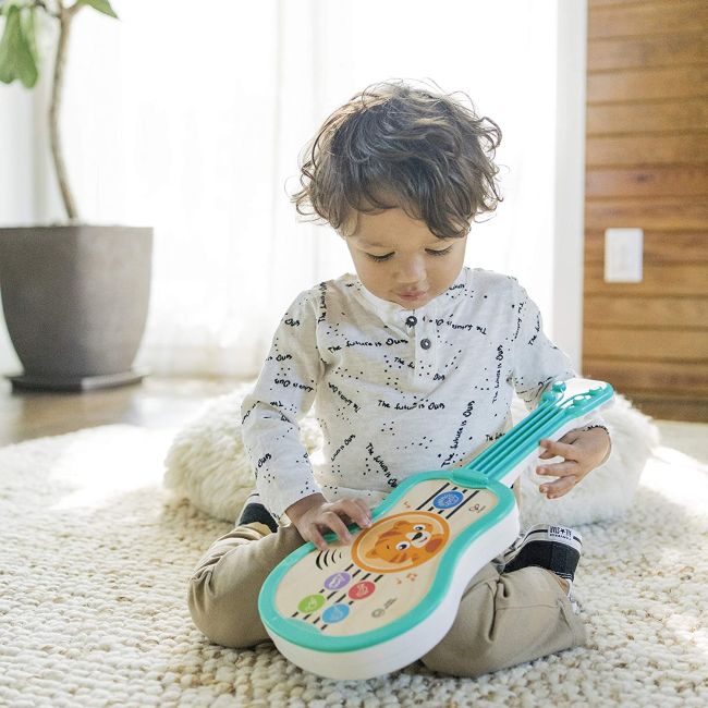Baby Einstein - Jucarie muzicala Ukulele fermecat BBB12609
