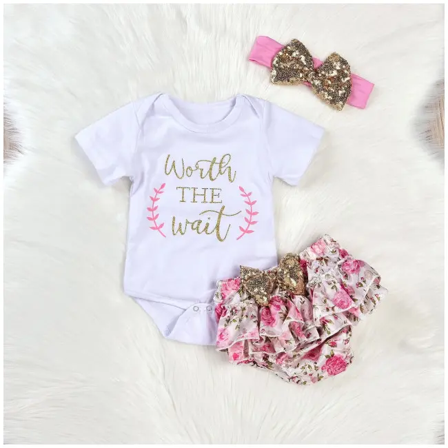 Costumas pentru fetite - Worth the wait MDHA1132-1-DE.3-6 luni (Marimea 18 incaltaminte)