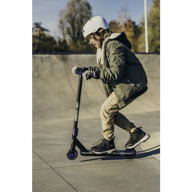 Lionelo - Trotineta Whizz, Pentru Acrobatii, Rulmenti ABEC-9, Sistemul de compresie IHC 9, 20 - 100 kg, Albastru BYNLO-WHIZZ-BLUE-COBALT