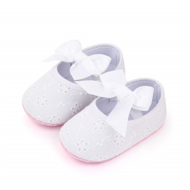 Pantofiori albi cu floricele brodate si fundita ADd2578-4-sa30.9-12 luni (Marimea 20 incaltaminte)