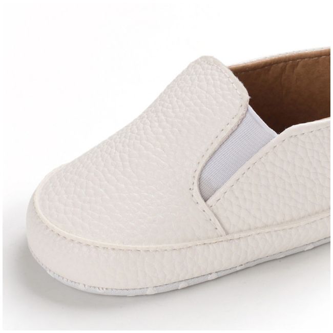 Pantofiori albi tip mocasini pentru baietei ADB232-1-p26