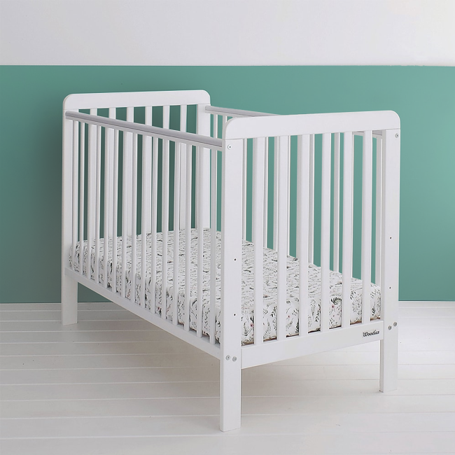 Patut Din Lemn Pentru Bebe, Inaltime Saltea Reglabila, Clasic Alb 120x60 Cm Pjbclasic_cot_white