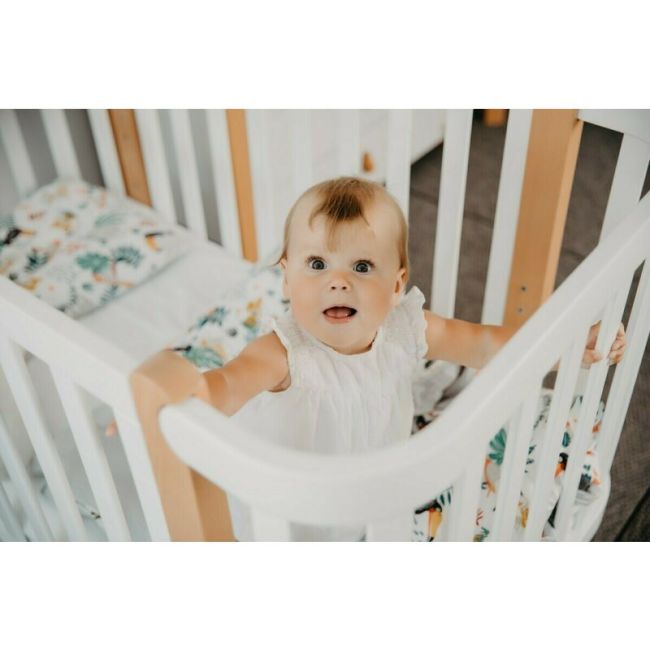Patut cu laterala culisanta si inclinare unghiulara YappyEtude din lemn de fag, YappyKids, 120x60 cm, Alb BYNYappyEtude_white