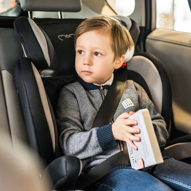 Scaun auto cu isofix Quick Fix, Momi, 15-36Kg, Dots KRTFOSA00013