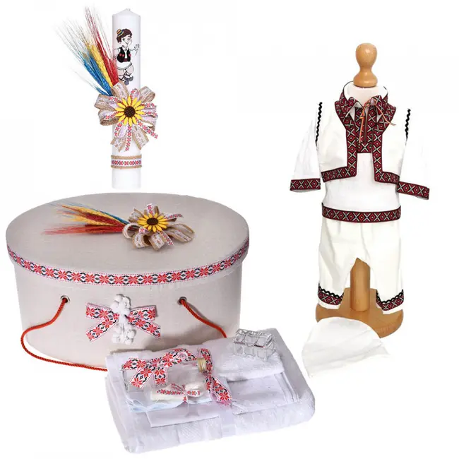 Pachet trusou botez cu cutie trusou si lumanare botez Denikos&reg; C9093 si costum national Baietel NIK5466