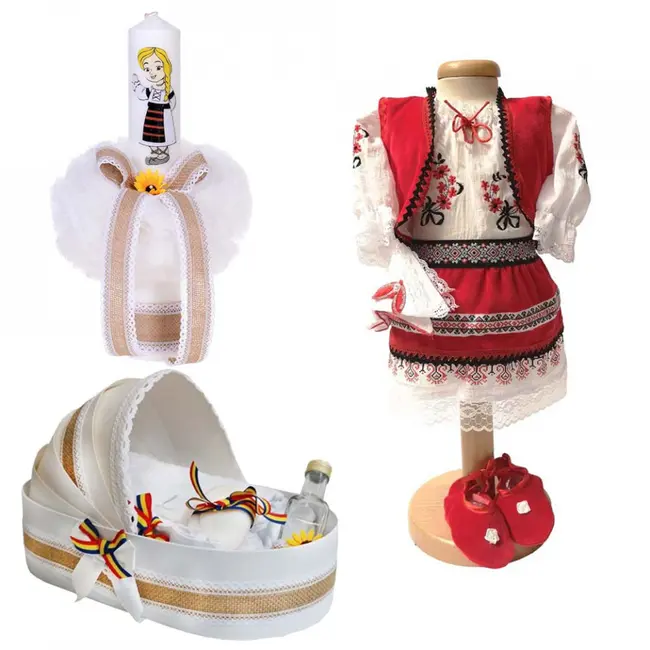 Set traditional trusou de botez in landou Fetite cu lumanare si costum traditional Denikos&reg; 980 NIK5409