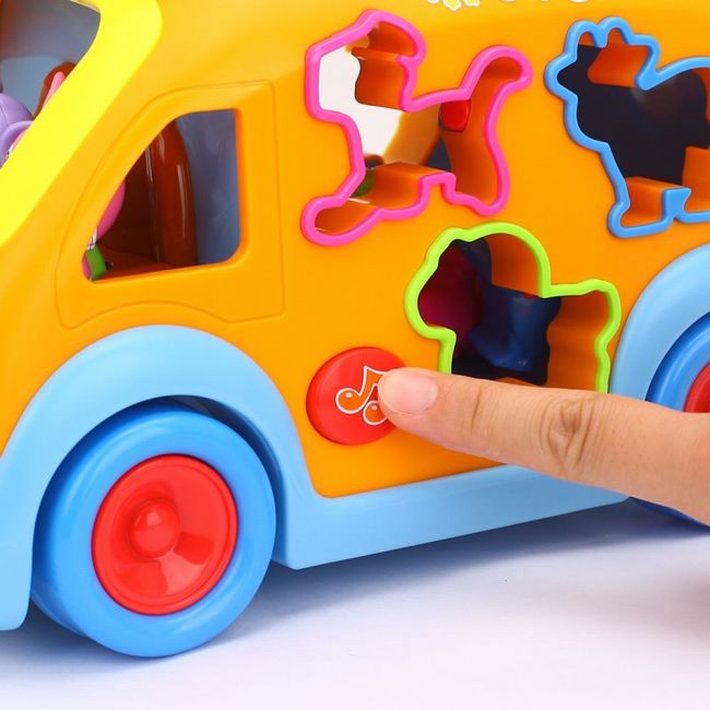 CAMIONETA CU FORME SUNETE SI LUMINI VIV988