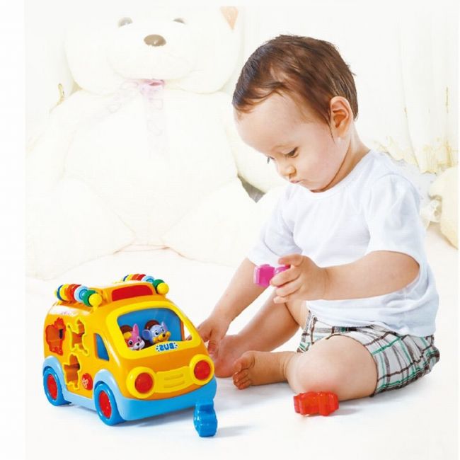 CAMIONETA CU FORME SUNETE SI LUMINI VIV988