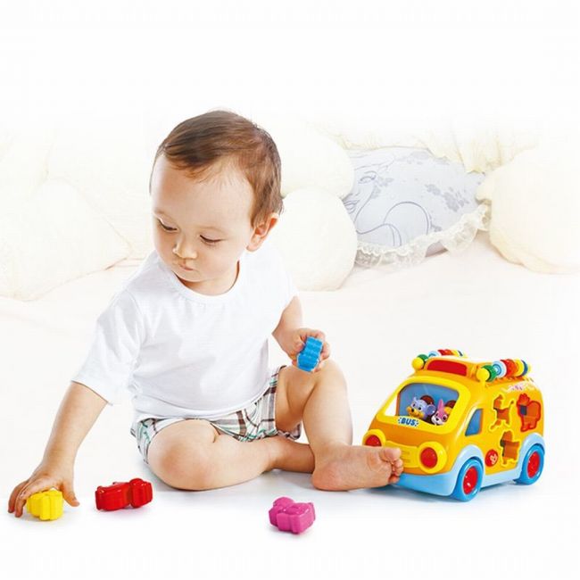 CAMIONETA CU FORME SUNETE SI LUMINI VIV988