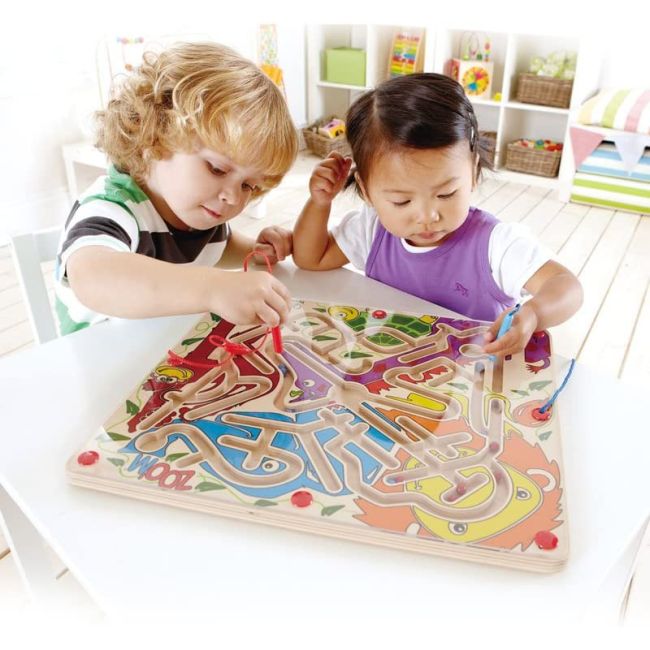 HAPE LABIRINT MAGNETIC ZOO&#39;M - DISTRACTIE LA DUBLU VIVHapeE1706