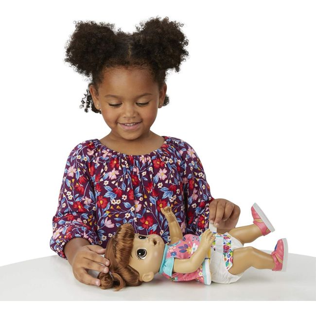 BEBELUS SATEN BABY ALIVE PASESTE SI PANTOFII VOR LUMINA VIVE5248