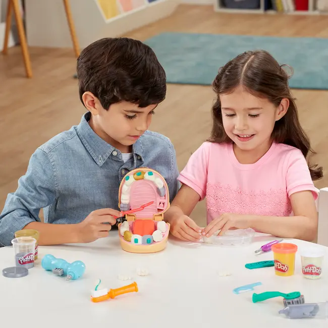 PLAY-DOH SET DENTISTUL CU ACCESORII SI DINTI COLORATI VIVF1259