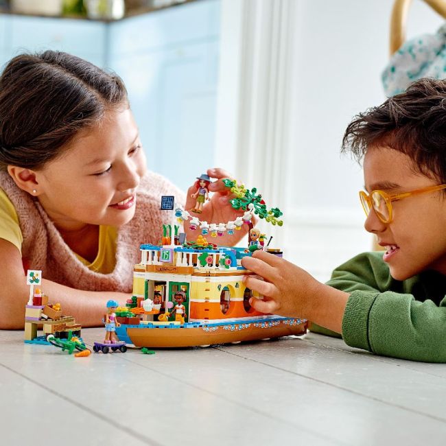 LEGO FRIENDS CASUTA PLUTITOARE 41702 VIVLEGO41702