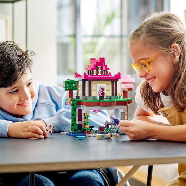 LEGO MINECRAFT TERENUL DE ANTRENAMENT 21183 VIVLEGO21183
