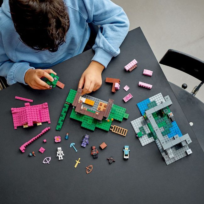 LEGO MINECRAFT TERENUL DE ANTRENAMENT 21183 VIVLEGO21183