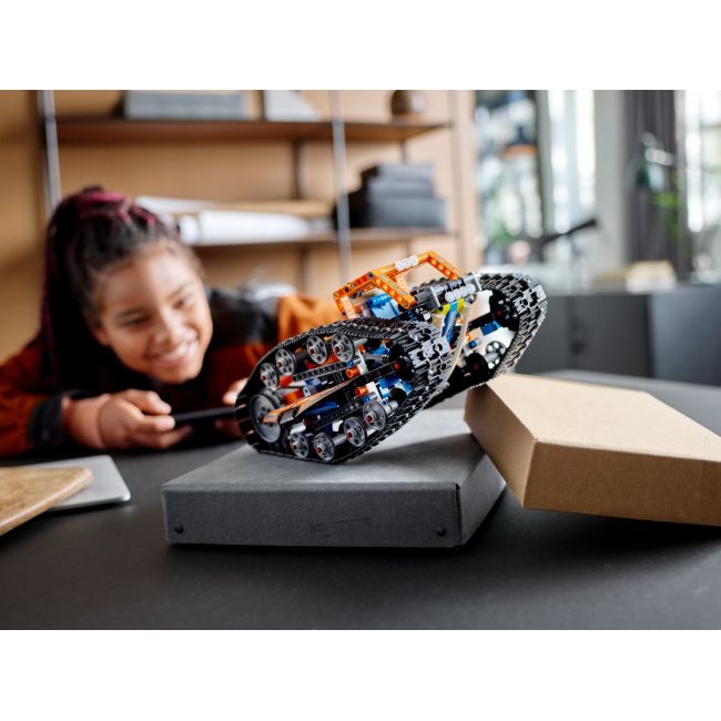 LEGO TECHNIC VEHICUL DE TRANSFORMARE CONTROLAT DE APLICATIE 42140 VIVLEGO42140