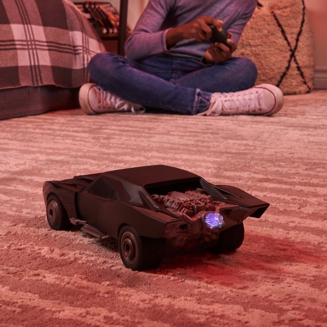BATMAN FILM MASINA TURBO A LUI BATMAN RC SCARA 1:15 VIV6061300