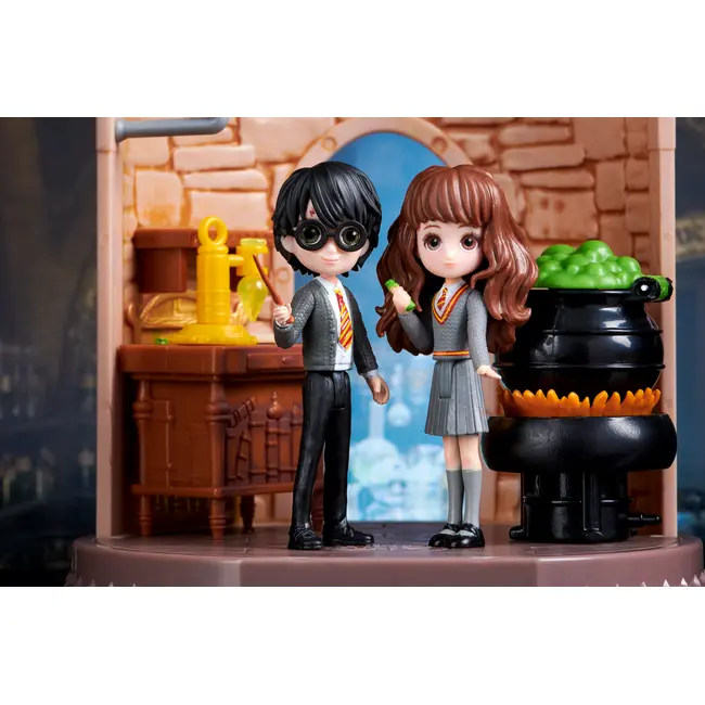 HARRY POTTER WIZARDING WORLD MAGICAL SALA DE CLASA MINIS POTIUNI HARRY POTTER VIV6061847