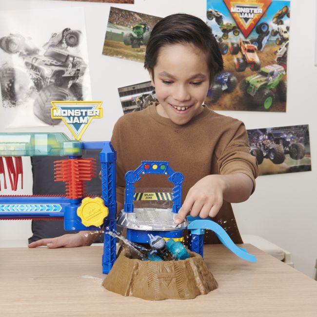 MONSTER JAM SET SPALATORIE AUTO VIV6060518