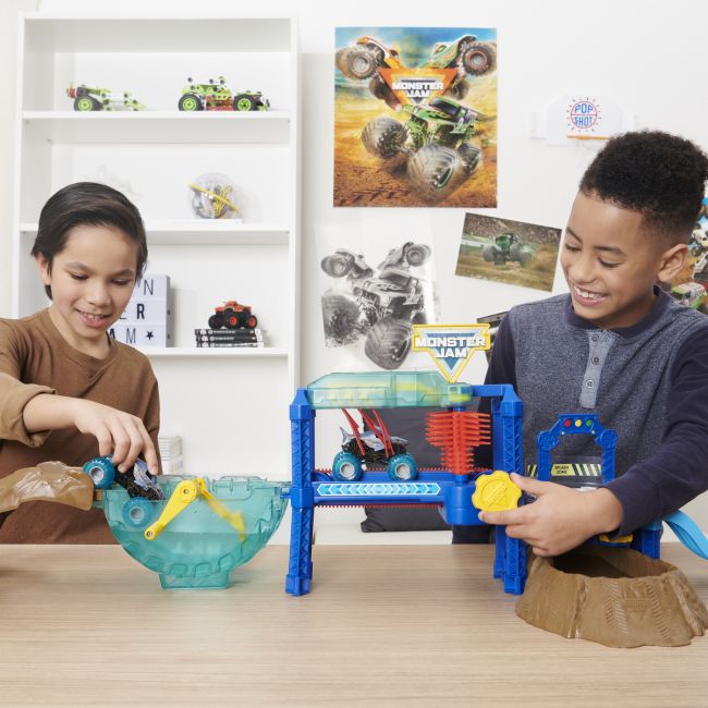 MONSTER JAM SET SPALATORIE AUTO VIV6060518