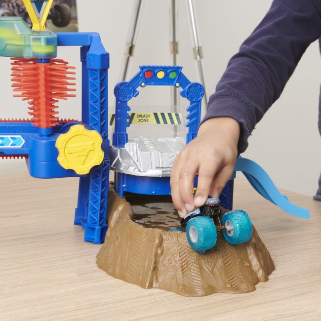 MONSTER JAM SET SPALATORIE AUTO VIV6060518